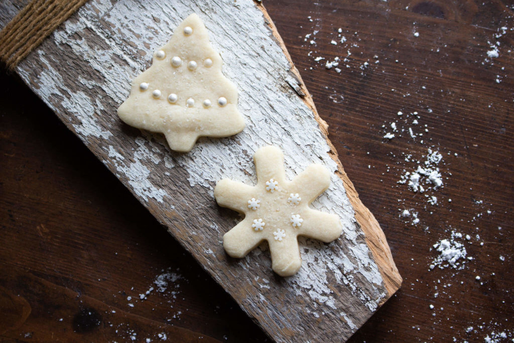 the best melt in your mouth shortbread cookies, with white sprinkles 